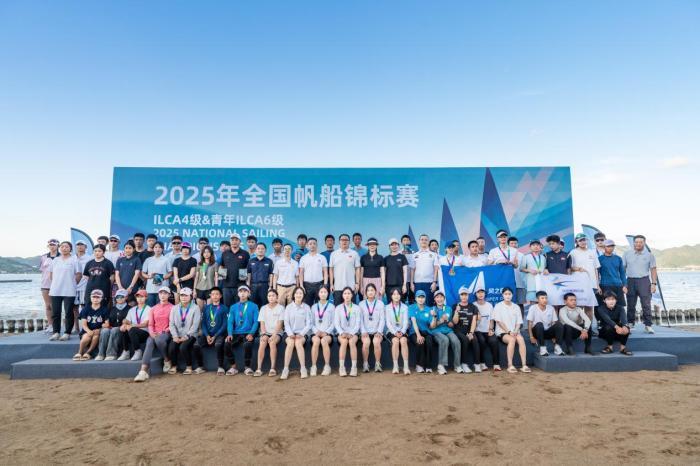 的双重角逐, 校黄永红获, 都见证着青